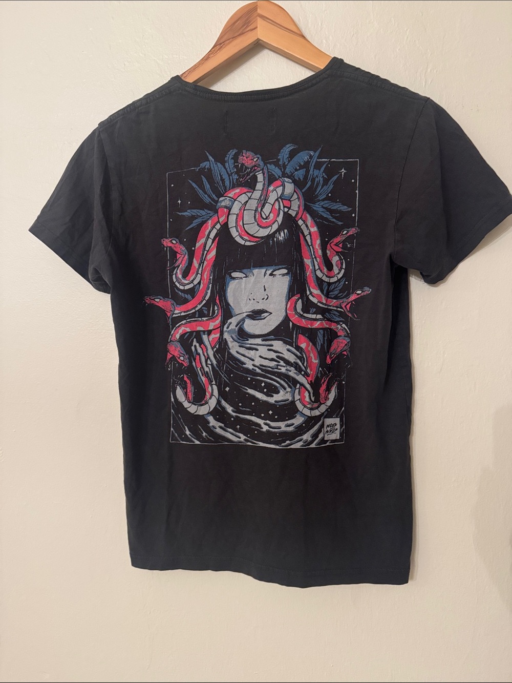 T-BAR X COTTON ON Medusa Graphic Printed Tee T Shirt Womens XS Short Sleeve